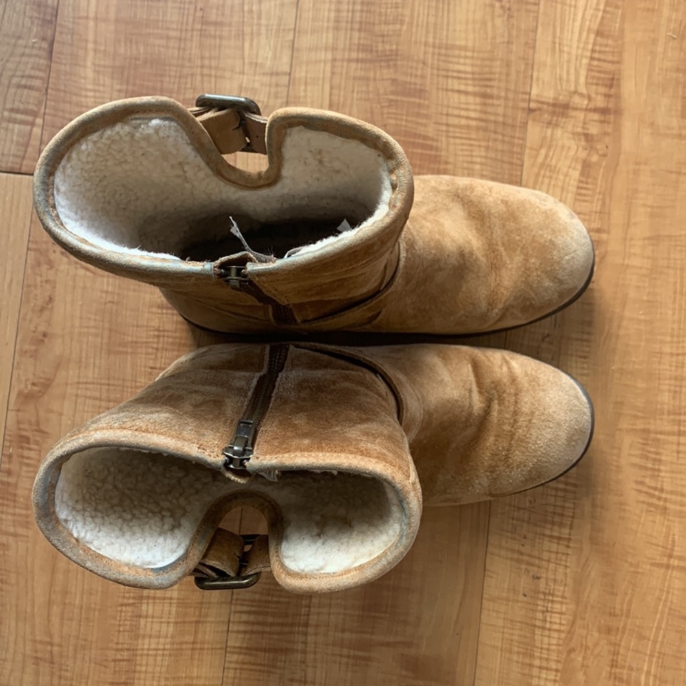 Woman’s Chestnut brown sheepskin lining UGG Boots Size 7 - Picture 2 of 9